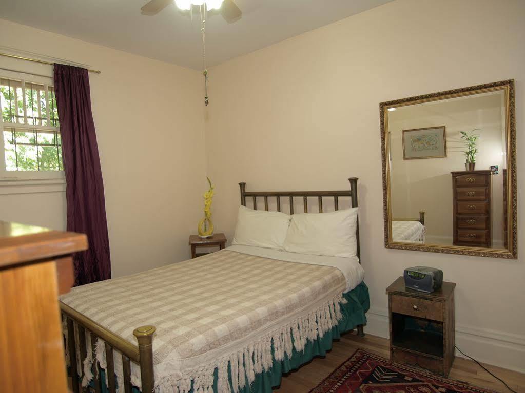 Downtown 3*