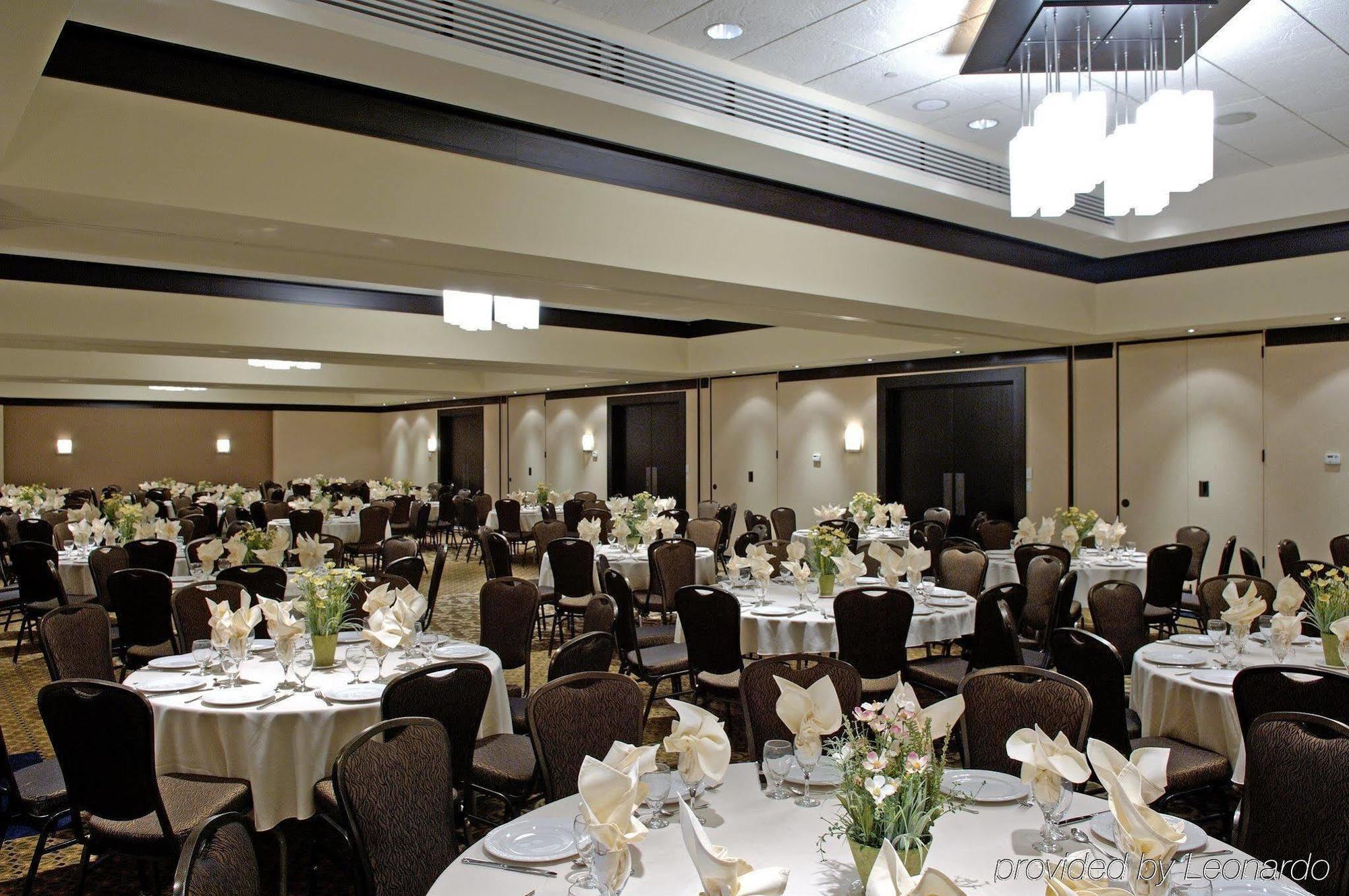 Hotel At Bay Ottawa