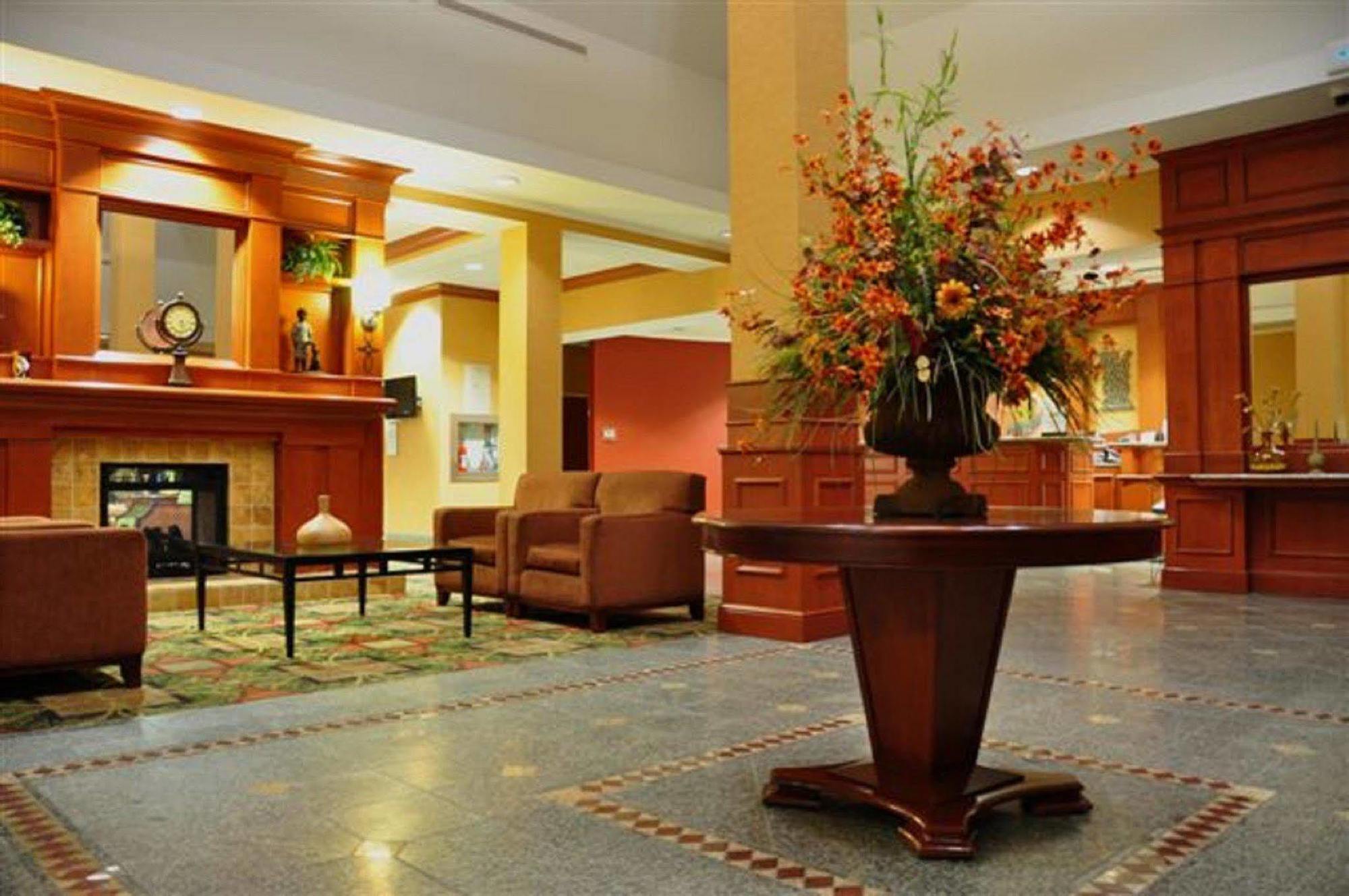 Hilton Garden Airport Hotel