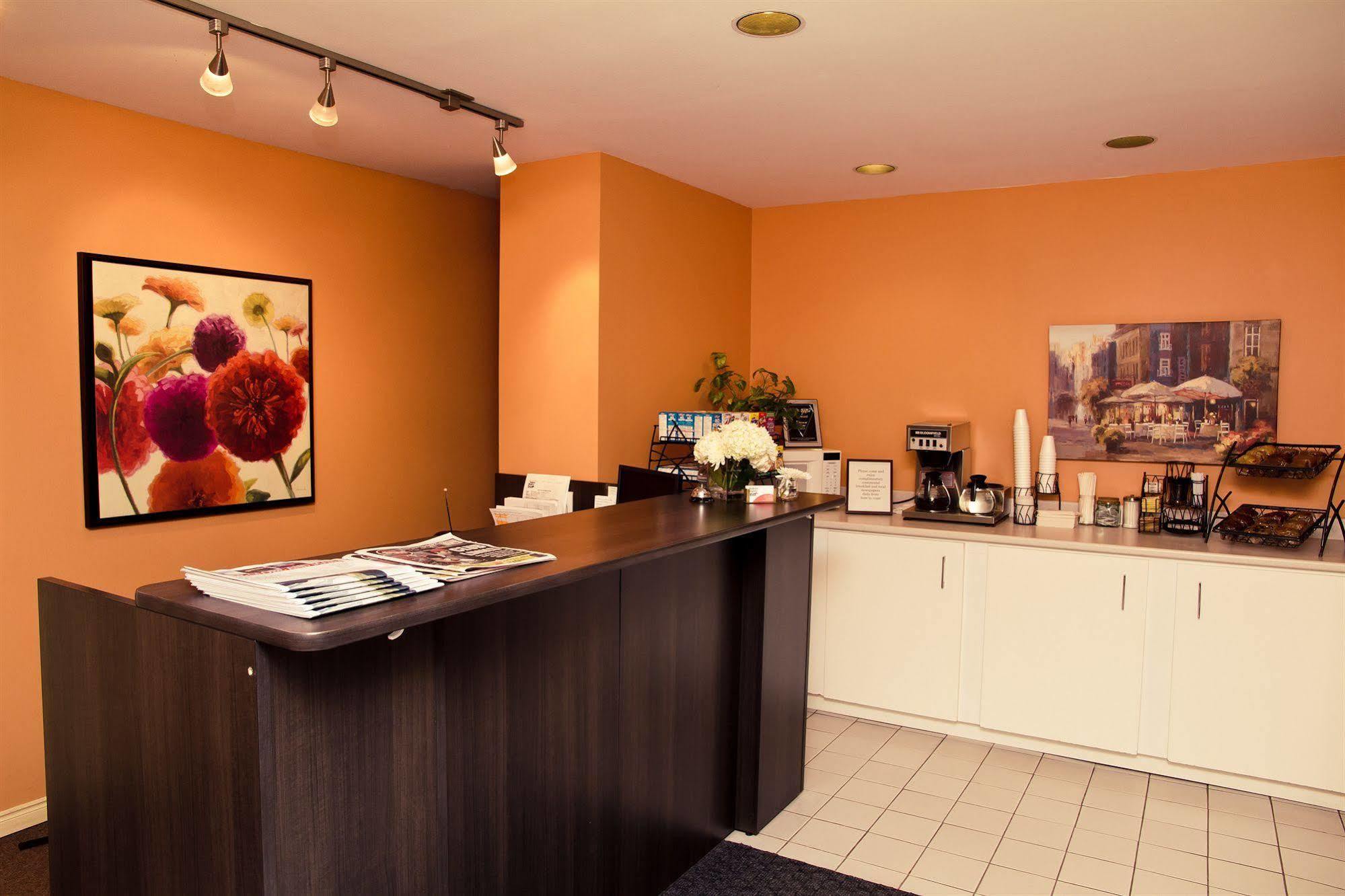 Bed & Breakfast Rideau Heights 2*
