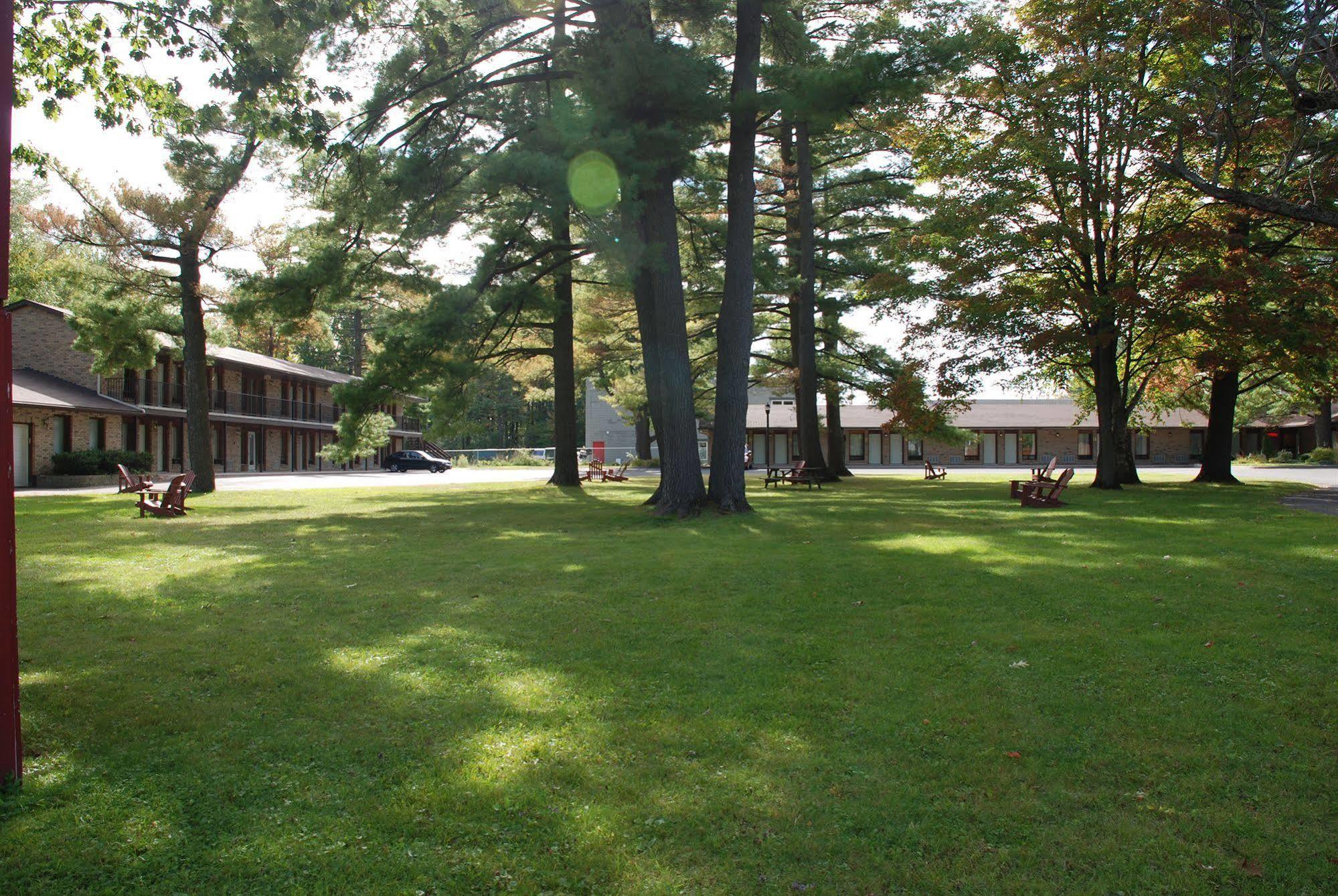 Rideau Heights Bed & Breakfast 2*