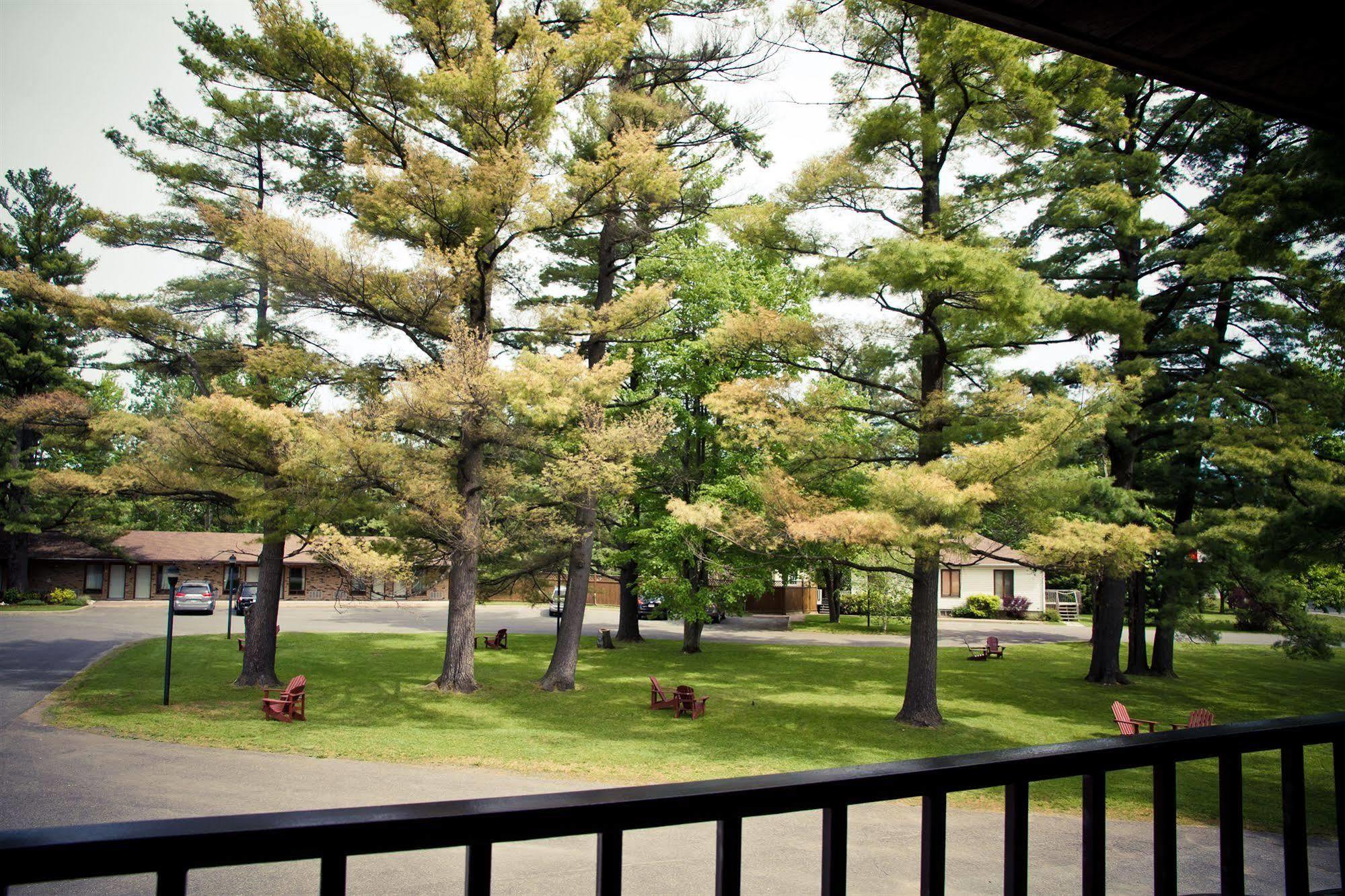 Rideau Heights Bed & Breakfast 2*