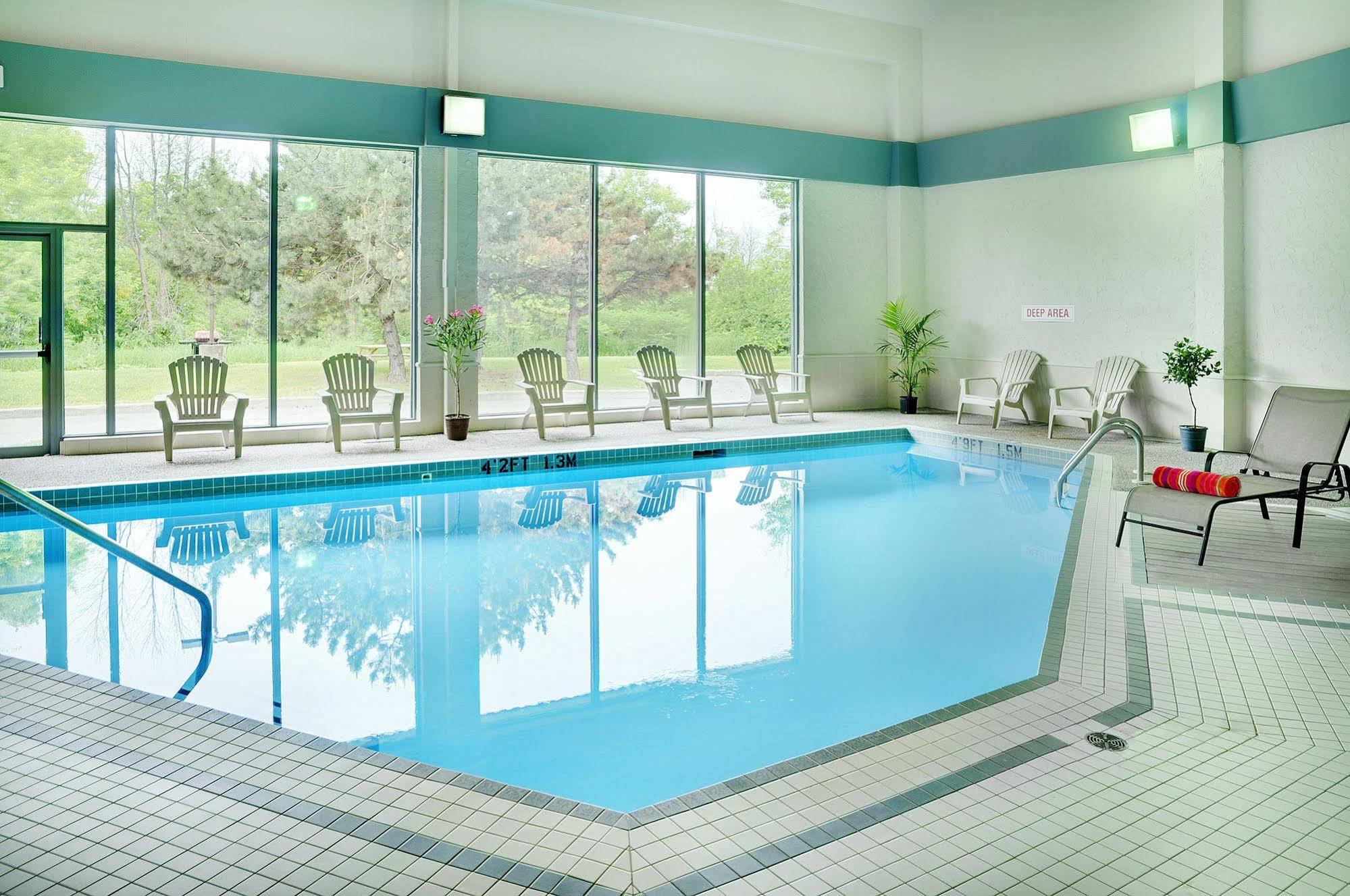 Travelodge By Wyndham East Hotel