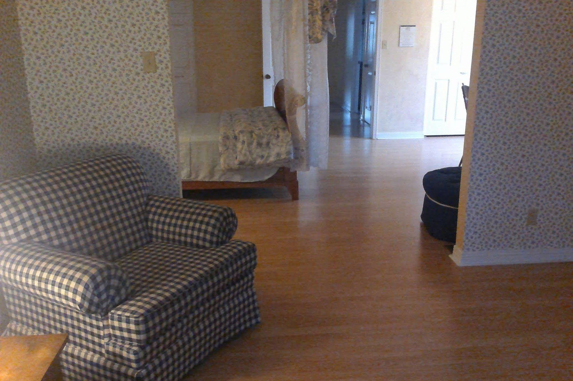 Prince Of Wales Hotel *