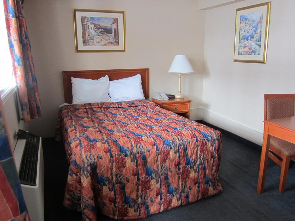Plaza Downtown 3* Ottawa