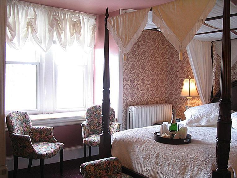 Mcgee's Bed & Breakfast 3*