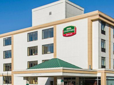 Courtyard By Marriott Downtown Hotel