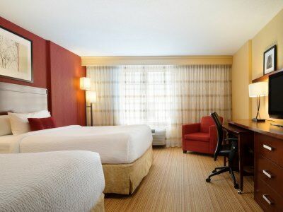 Courtyard By Marriott Downtown Hotel