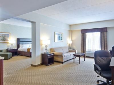 Express & Airport By Ihg 3*