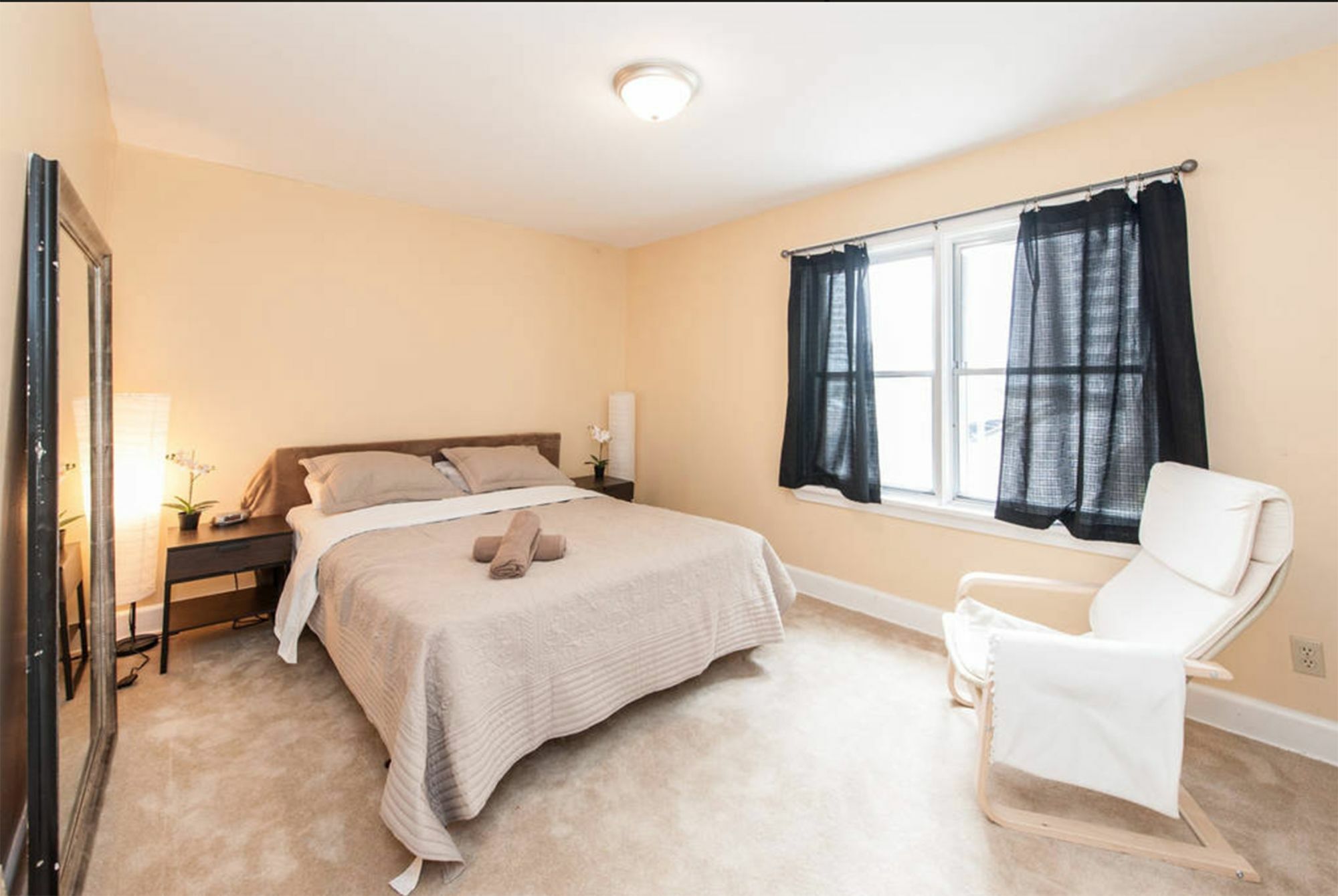 In Trendy & Vibrant Westboro Apartment