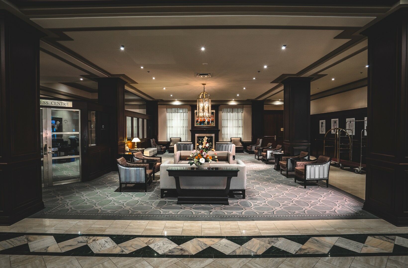 Lord Elgin Hotel