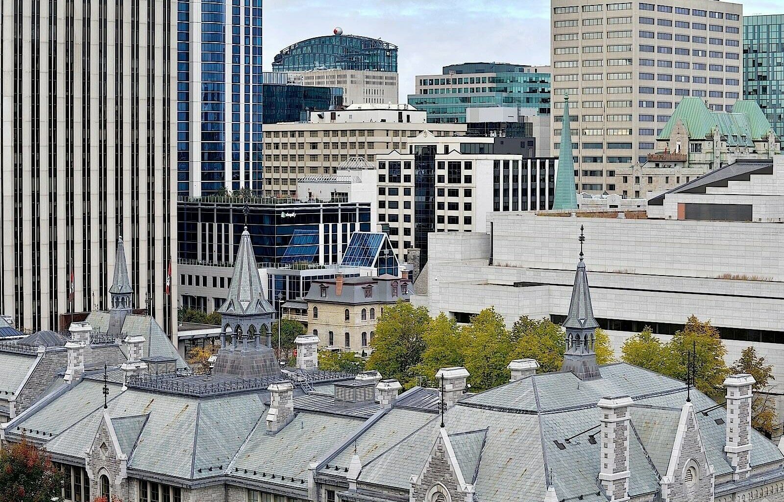 Hotel Embassy &