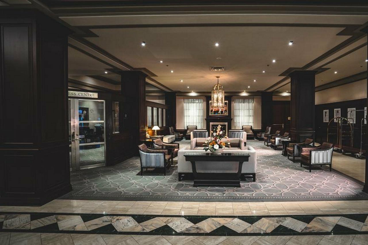Lord Elgin Hotel