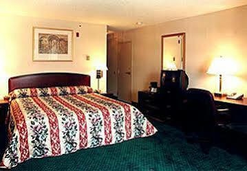 Courtyard By Marriott Downtown