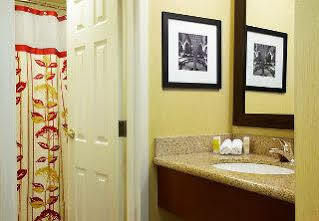 Courtyard By Marriott Downtown 3*
