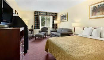 Hotel Travelodge By Wyndham East 3*