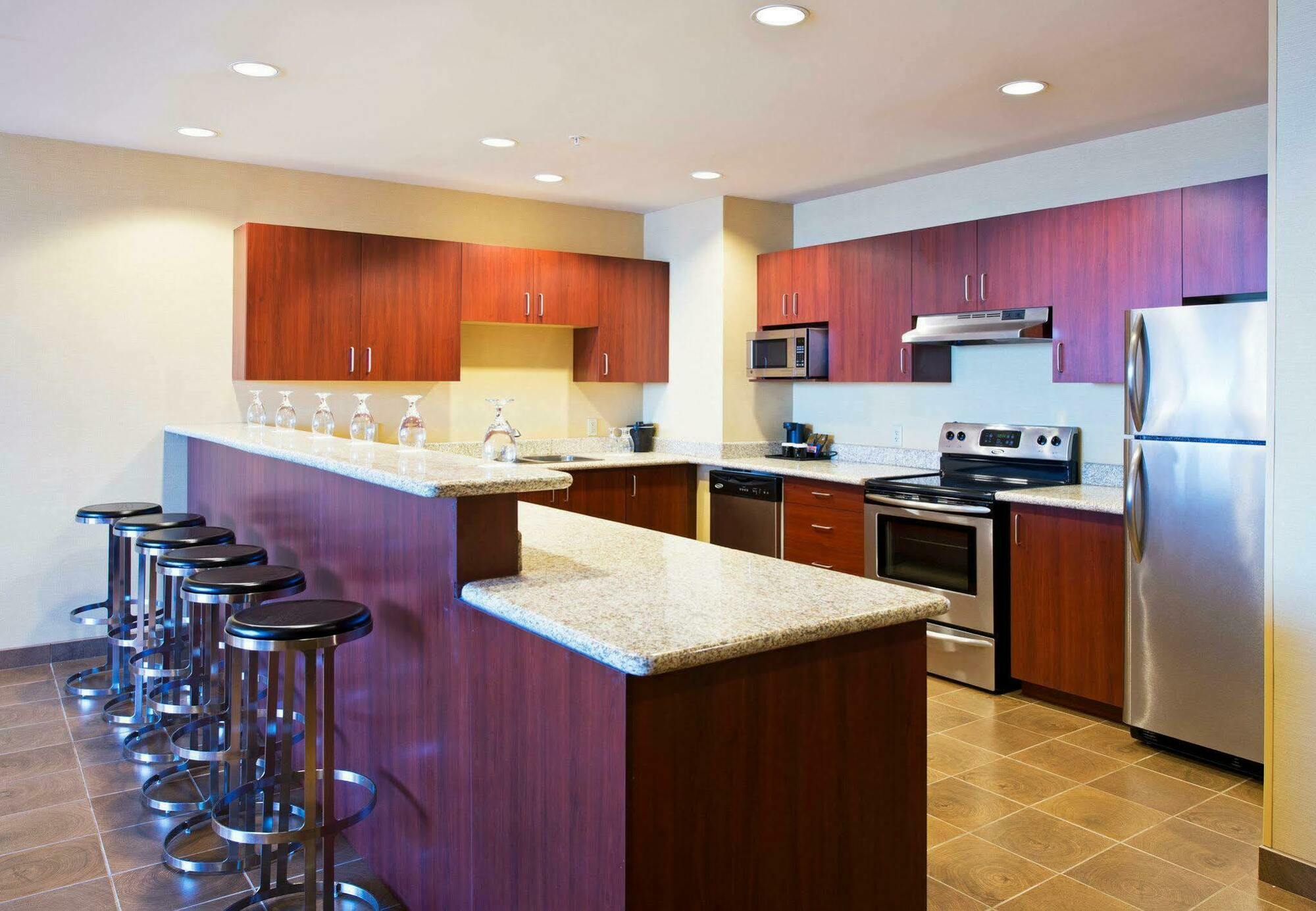Courtyard By Marriott East 3*