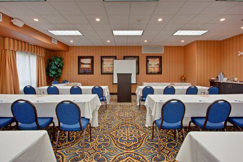 Express & West - Nepean By Ihg Ottawa
