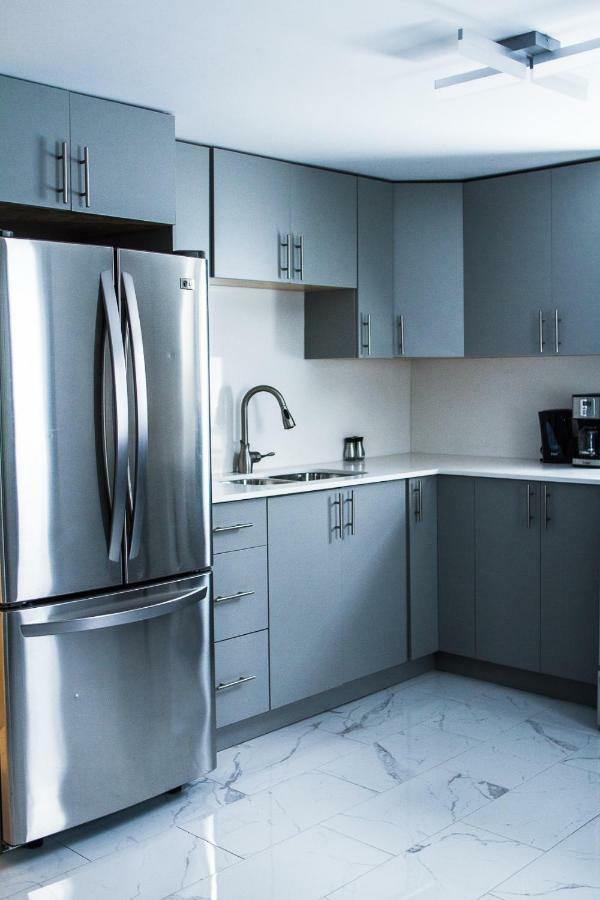 Cozy Two Bedroom Home-free Parking Ottawa