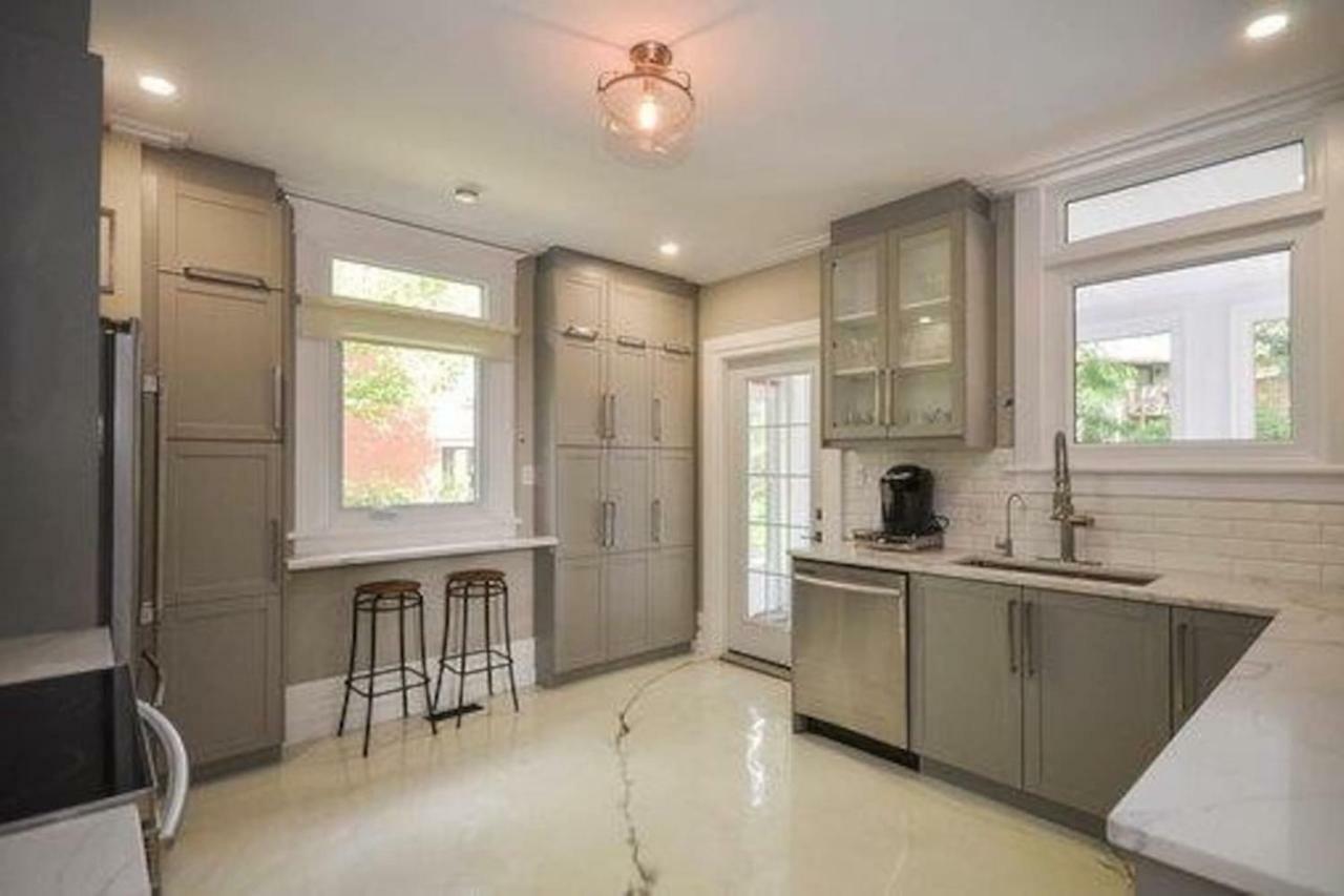 Villa Richmond Estate-arcade Room-close To Dtown *