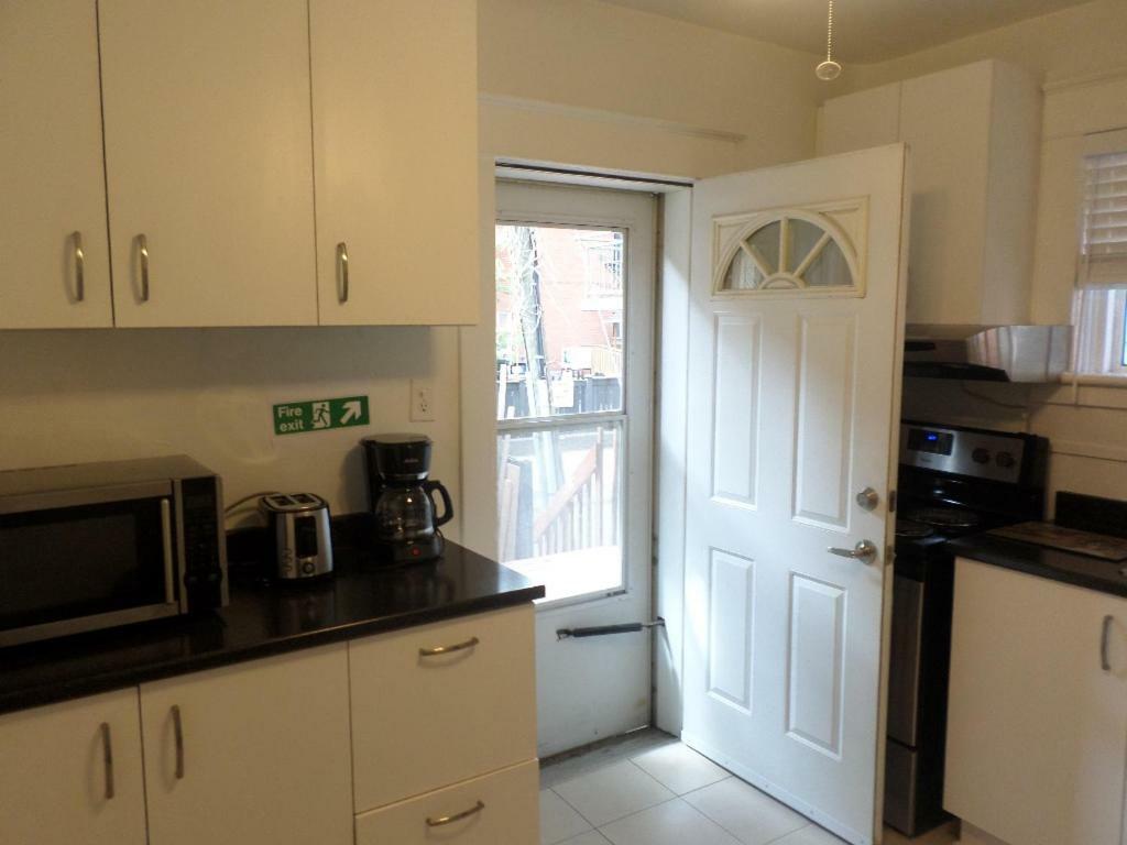 Apartment Beautiful, Clean, Quiet 2 Br-in Downtown Ottawa. Parking, Wifi And Netflix Included