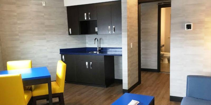 Hotel Glo Western Kanata West 3*
