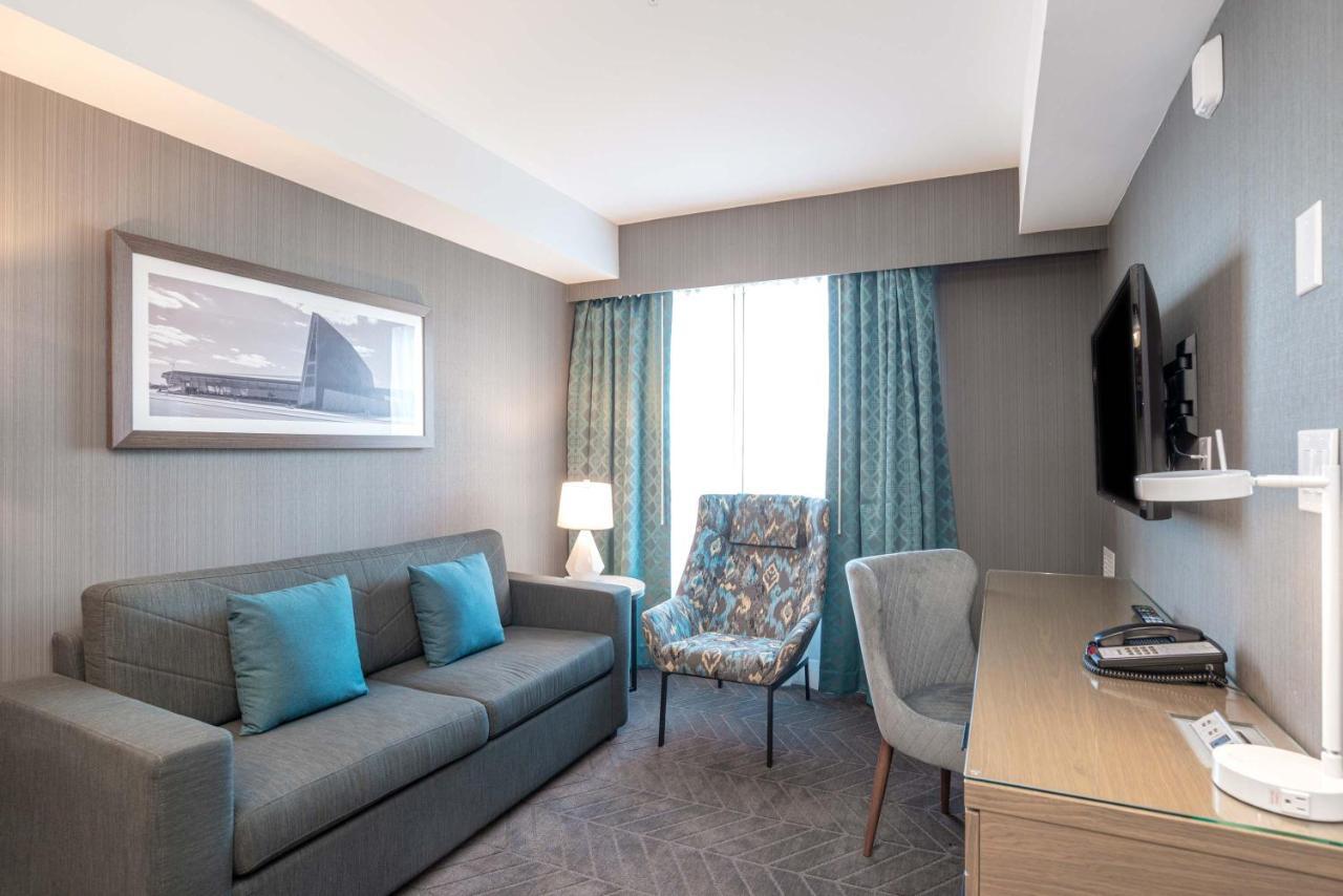 Hotel Sandman Signature Airport