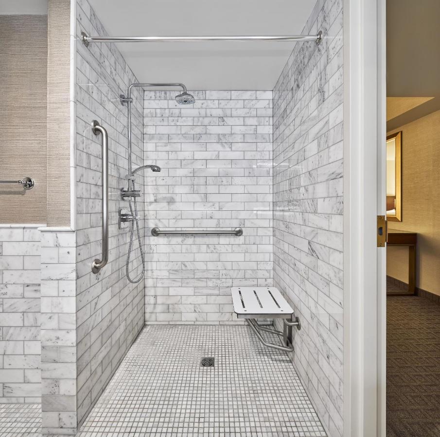 Lord Elgin Hotel