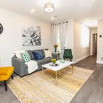 Luxury 1Br With King Bed - Steps From Byward Market!