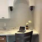 Downtown Executive Retreat With Private Balcony Near Bank Street - Sleep Max 2 Apartment Ottawa