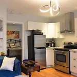 Ottawa Downtown Executive Apartment Retreat With Private Balcony Near Bank Street - Sleep Max 2