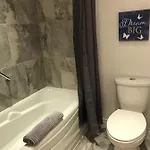 Downtown Executive Retreat With Private Balcony Near Bank Street - Sleep Max 2 *