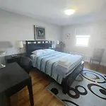 Apartment Elcho Explores Ottawa