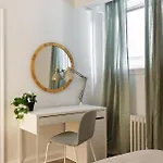 Downtown - Bohemian Hideaway Apartment