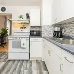 Modern 3Br Condo - Balcony - Near Byward Market