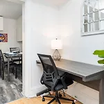 Modern 3Br Condo - Balcony - Near Byward Market
