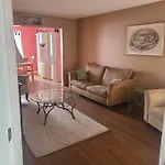 Apartment Entire 9 Person House With Sky Light Ottawa