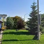 Entire 9 Person House With Sky Light Apartment