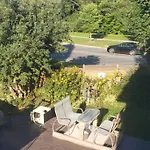 Entire 9 Person House With Sky Light Ottawa