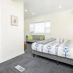 Cozy 1Br Apt - King Bed - Mid Chinatown