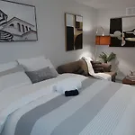 Homestay Rb Homes - Peaceful Neighbourhood Ottawa