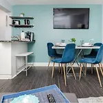 Pet-Friendly Home Near Chinatown And Little Italy