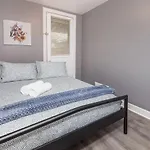 Pet-Friendly 3Br Apartment Near Ottawa University