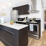 Apartment 1br Newly Renovated - Pet Friendly *