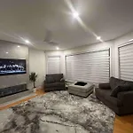 Lake House 8 Min From Airport Sleeps 13