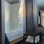 Private Trendy Studio With Fireplace