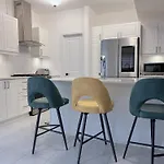 Voltage Guest house *