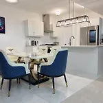 Voltage Guest house Ottawa