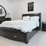 Guest house Voltage Ottawa
