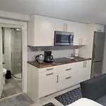 Private Apartment In Ottawa Near The Ottawa Hospital
